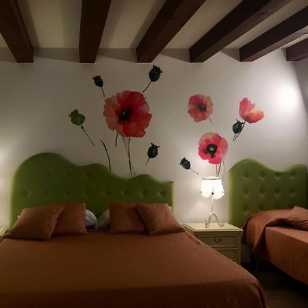 Flower Inn Ciampino Dış mekan fotoğraf