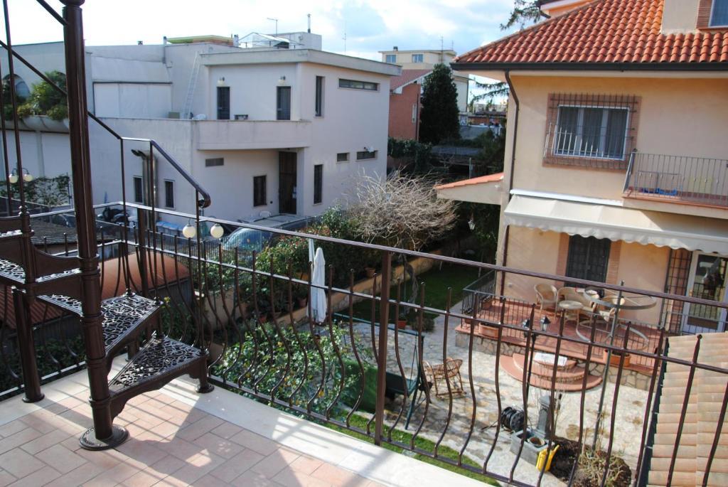 Flower Inn Ciampino Dış mekan fotoğraf