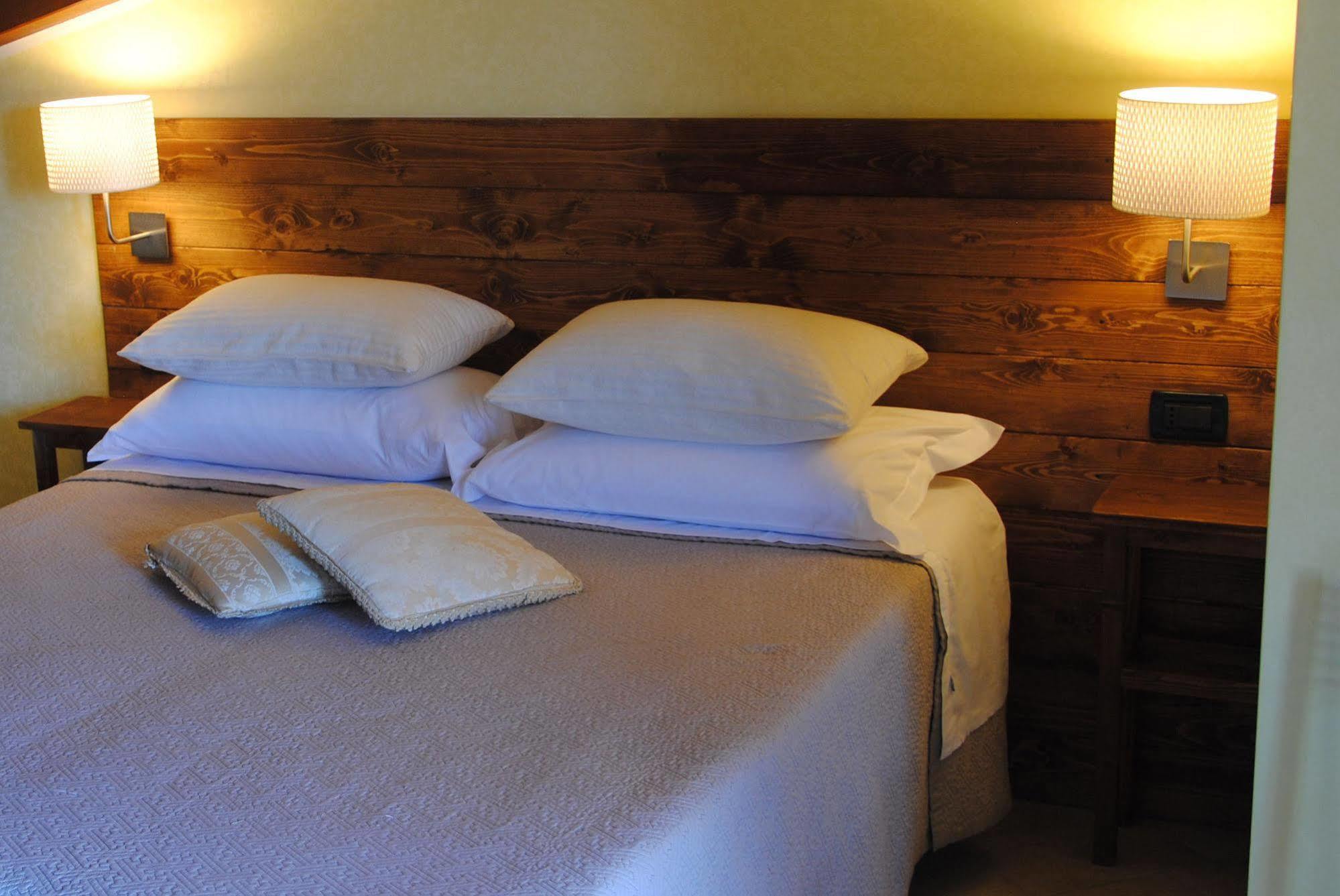 Flower Inn Ciampino Dış mekan fotoğraf