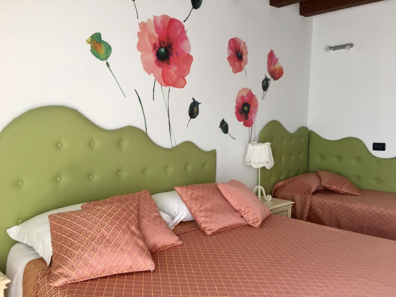 Flower Inn Ciampino Dış mekan fotoğraf
